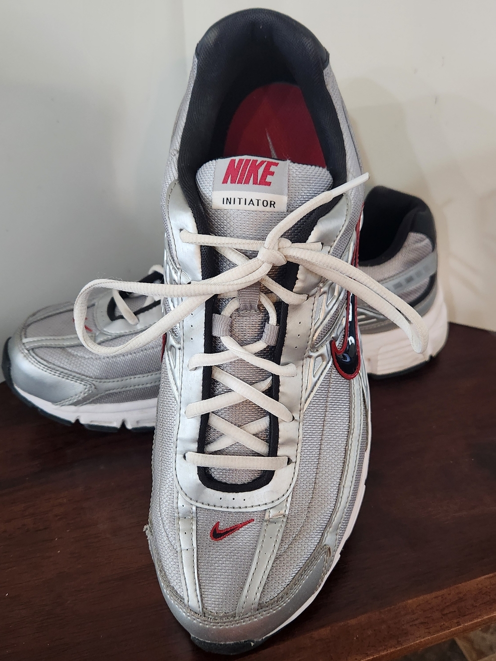 Nike Initiator Men's Athletic Running Size 14 Metallic Silver Red
